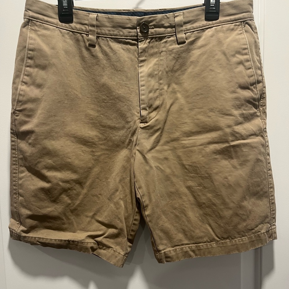 Banana Republic Men's Shorts Size 33 - Khaki Casual Wear